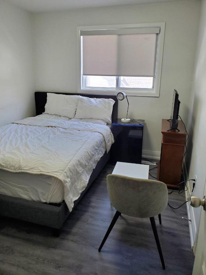 Maxwell Esabu Apartment Toronto Exterior photo