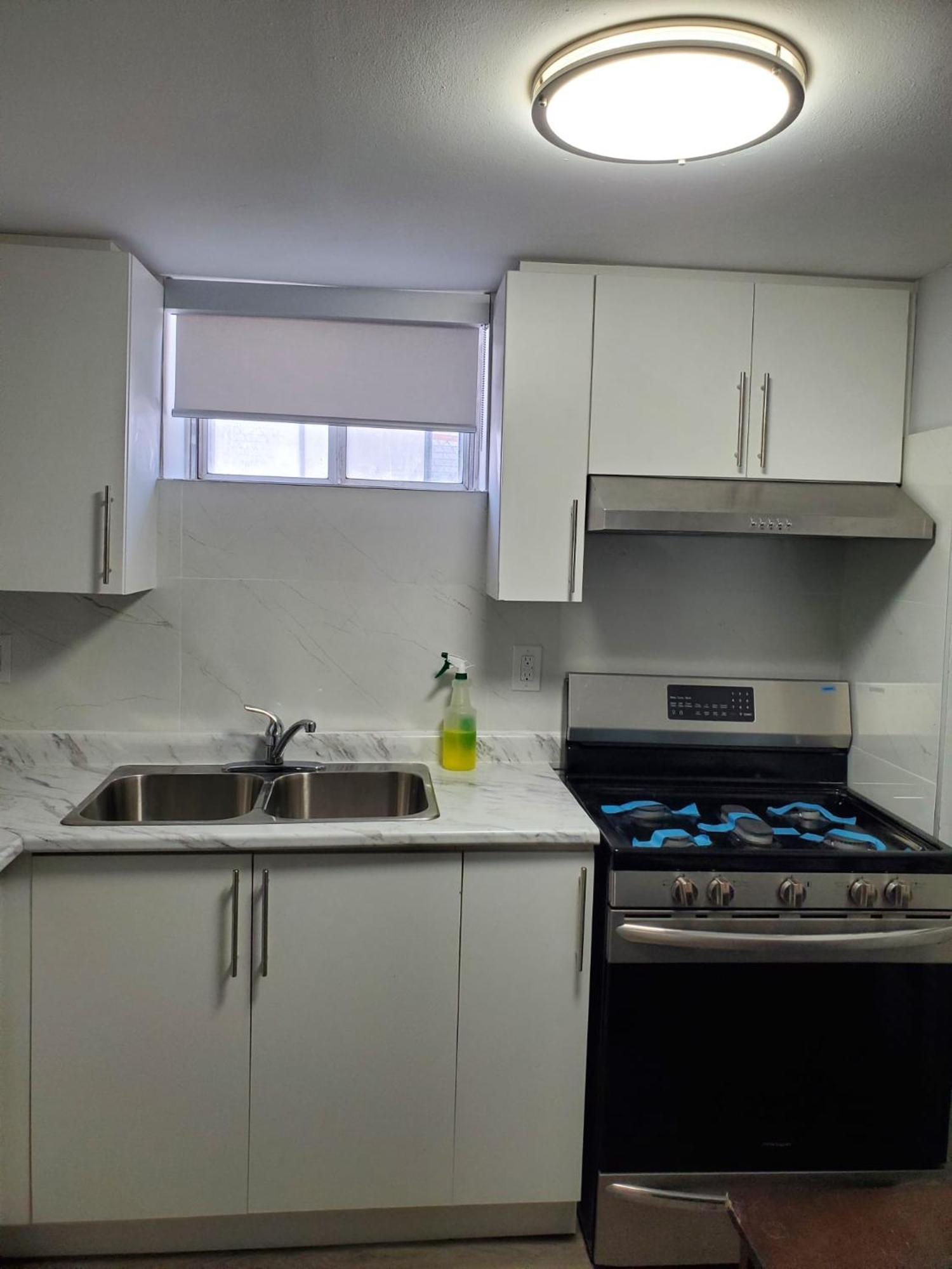 Maxwell Esabu Apartment Toronto Exterior photo